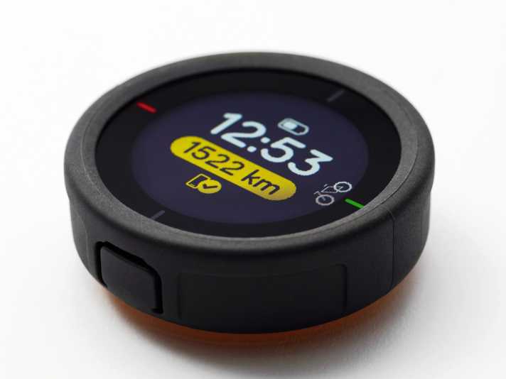 A GPS computer could hardly be more compact and stylish than the Beeline Velo 2