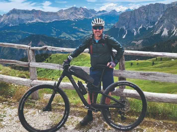 It wasn't always so icy during the endurance test. During the Dolomite crossings in midsummer
the Cube had to eat a lot of dust.