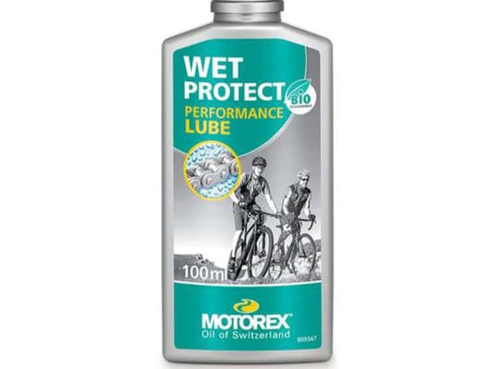 Prevent wear: chain oil for damp conditions.