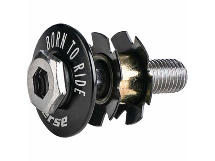 Dieses kleine Bauteil erspart Dir Zeit und Nerven. Headset und Kralle, durch die man den Bremszug legen kann, ohne bohren und feilen zu müssen. Gibt’s z. B. von Reverse, 12 Euro.