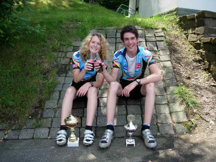 Anne Terpstra zusammen mit ihrem Bruder. Gemeinsam machten sie die MTB-Szene in den Niederlanden unsicher.