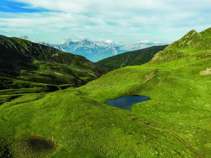 Die Tour folgt in großen Teilen der legendären Stoneman-Strecke, die den Fahrwerken einiges abverlangt. Dieser Alm-Trail sieht  flowig aus, hat aber so manchen Presslufthammer-Moment.