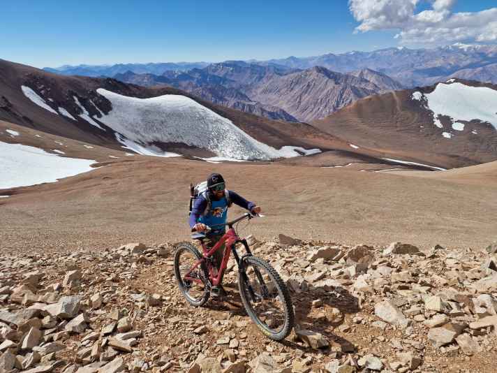 Perhaps still rideable at an altitude of 2500 metres, but at 5000 metres there is a risk of altitude sickness if you overload.