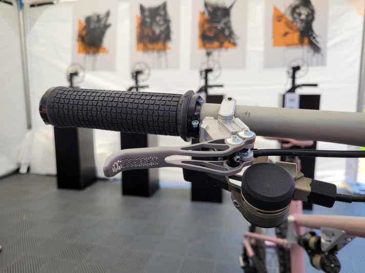 The 3D printed lever is shaped by a laser beam.