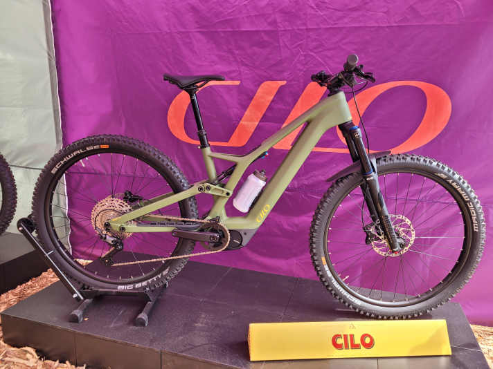 Slim down tube thanks to a permanently installed battery with 400 watt hours - this is what the abbreviation "C" stands for at Cilo.
