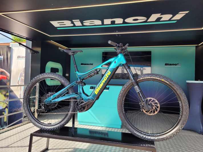 Das Bianchi e-Vertic FX setzt auf faire Preise statt Schnickschnack.