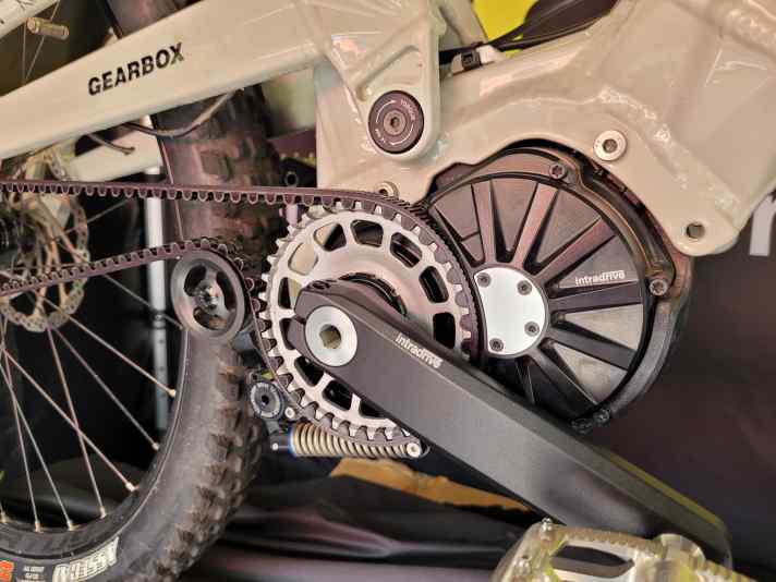 The Intradrive GD8 is also compatible with drive belts instead of chains.