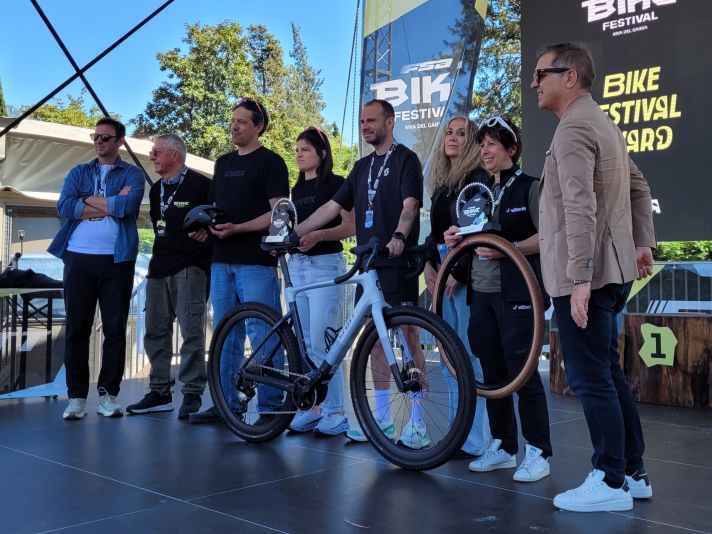 The three winners of the Bike Festival Awards 2026 in the categories Gravel, Sustainability and Innovation were honoured on the festival stage.