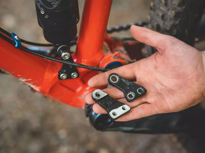 The Saturn 16 also comes with optional steel spring dampers. In order to optimise the usually very linear characteristic curve of the steel springs, Nicolai offers a second shock mount for more progression.