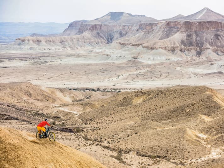 Endless trail kilometres in the Negev Desert (Israel)