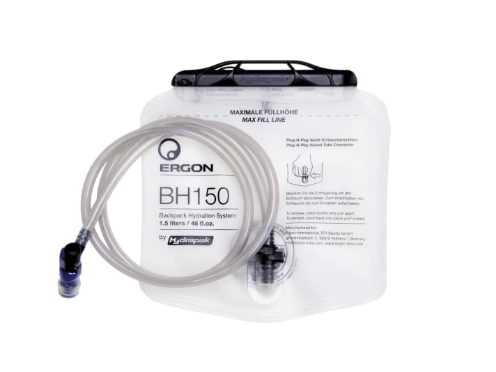 The 1.5-litre bladder is optional and costs 32.95 euros >> <a href="https://www.awin1.com/cread.php?awinmid=11768&awinaffid=471469&clickref=B+Ergon+BA+Hip+Pack+Trinkblase&ued=https%3A%2F%2Fwww.rosebikes.de%2Fergon-bh150-trinkblase-778439" target="_blank" rel="noopener noreferrer nofollow">available here</a>*.