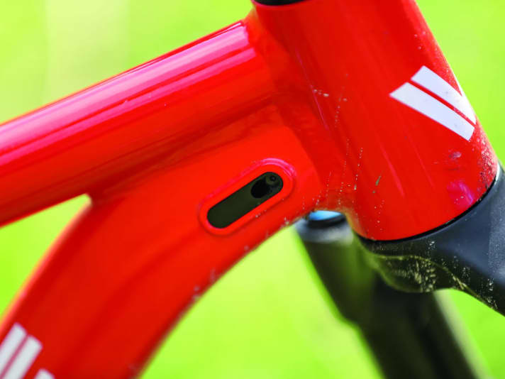 A dropper post would make it more suitable for everyday use. The frame is already prepared for internal cable routing.
