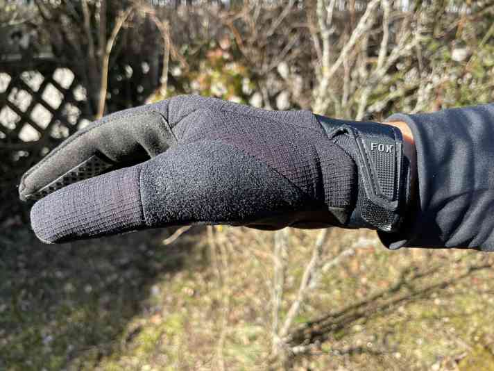 Large nose wiper - important in winter, at least in my opinion.