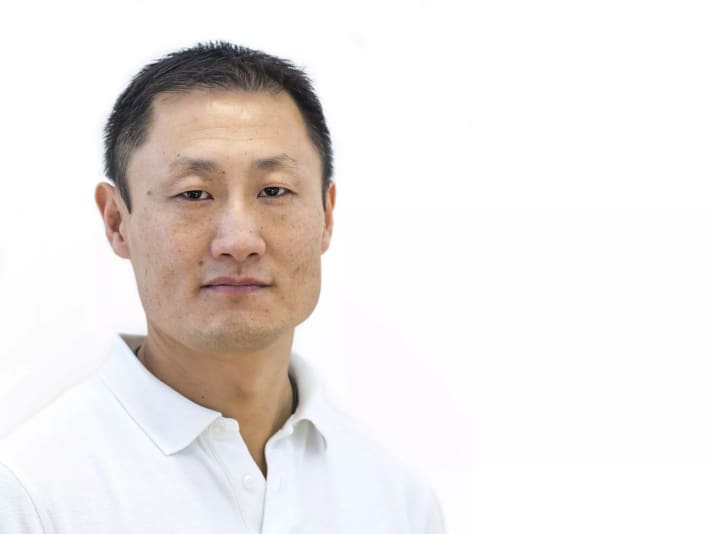 Dr. Kim Tofaute ist professioneller Bikefitter, Sportwissenschaftler und erfolgreicher Langstrecken-Biker. Seit mehr als 20 Jahren beschäftigt er sich mit dem Thema Ergonomie beim Radfahren.