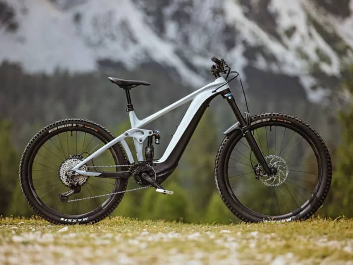 Giant Reign E+1 – 6999 Euro I 170 / 160 mm I 25,3 kg I 29 / 27,5"