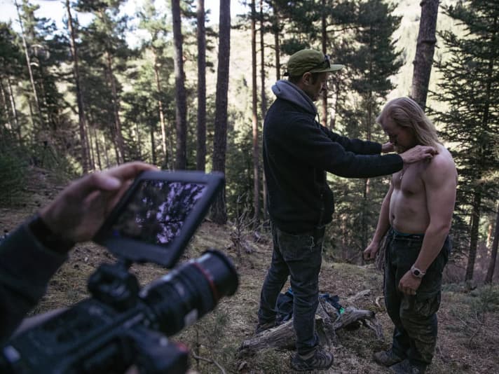 Schnell-Check des Viking-Freeriders: Sind die Bänder noch dran, der Knochen noch ganz? Ja, einige Wochen Pause können dennoch nicht schaden.