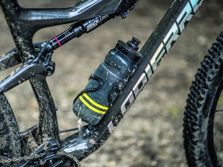 The frame of the Lapierre offers space for two bottle cages. Three holes on the down tube allow for different mounting positions.