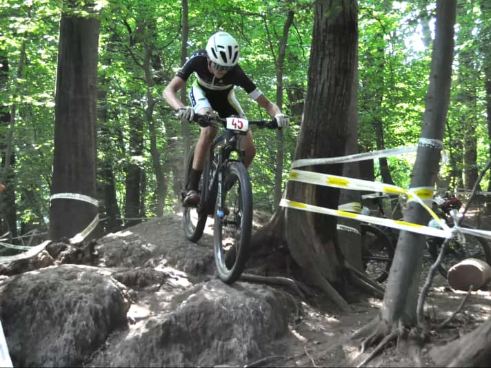 Elias auf dem technischen XCO-Kurs in Capriasca.