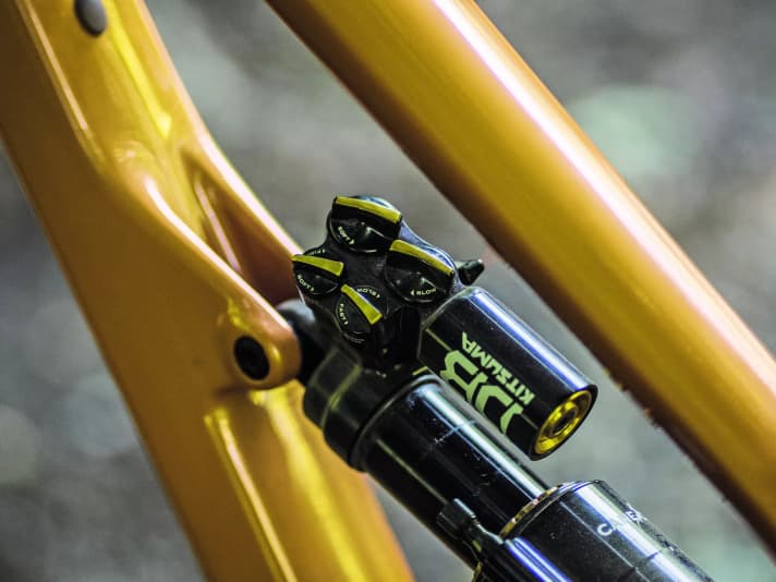 The Kitsuma damper from Cane Creek has a high and low-speed setting as well as an additional platform lever.