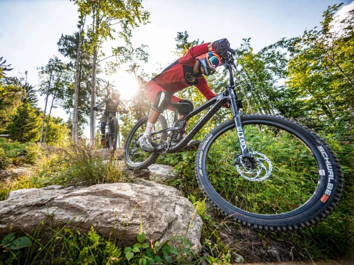 Im Bikepark Geißkopf loteten wir die Abfahrtsqualitäten unseres Testfeldes auf der Enduro-Freeride- und Downhill-Strecke aus.