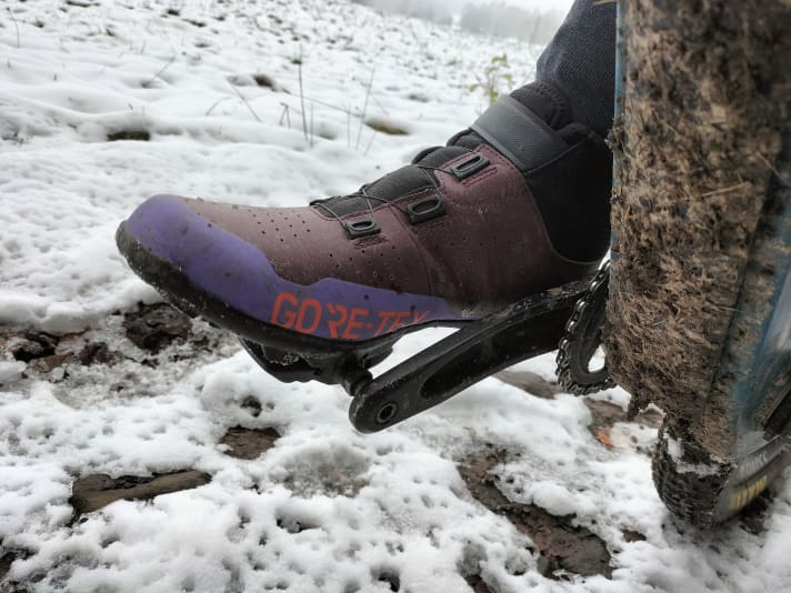 Im BIKE Dauertest mussten sich die Winterschuhe von Fizik unter teils sehr ungemütlichen Bedingungen beweisen.