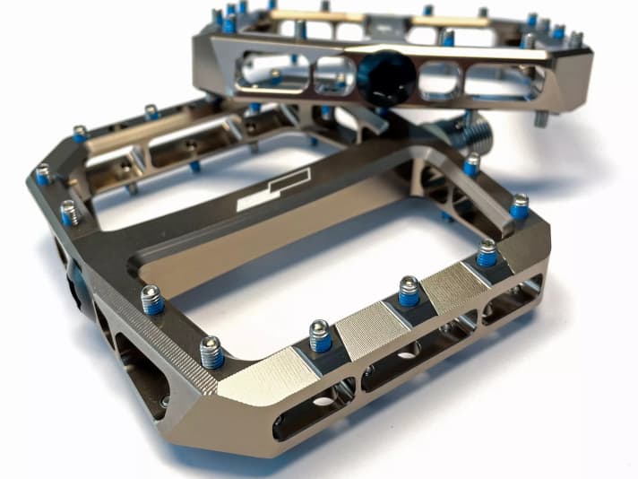 Sensus Crue pedals