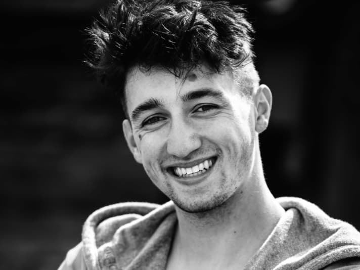 Allgäu shredder Korbi Engstler (23) knows how to pull tight turns.