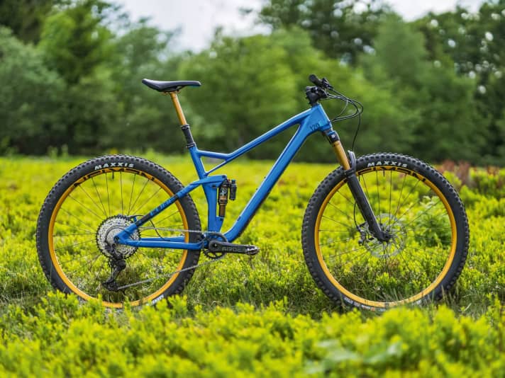 <a href="https://luna.r.lafamo.com/ts/i5533923/tsc?amc=con.blbn.497955.507800.14129791&smc=BIKE&rmd=3&trg=https%3A%2F%2Fwww.fahrrad-xxl.de%2Fcube-stereo-120-hpc-ex-m000042117" target="_blank" rel="noopener noreferrer nofollow">Cube Stereo 120 HPC EX 29</a>*