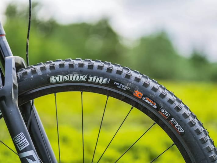 Last has fitted a softer rubber compound to the front wheel for more grip. At the rear, the Dortmund-based company uses harder rubber for better rolling behaviour.