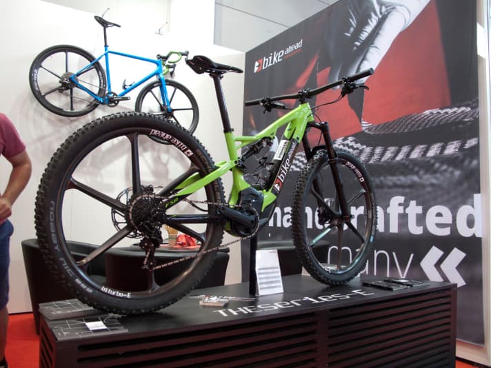 <a href="e_mtb/e_mtb_news_neuheiten/new-2018-bike-ahead-composites-theseries-e-carbon-teile/a36797.html" rel="noopener noreferrer">Bike Ahead Composites presents THEseries-E</a>, a complete line of components for E-MTBs.
