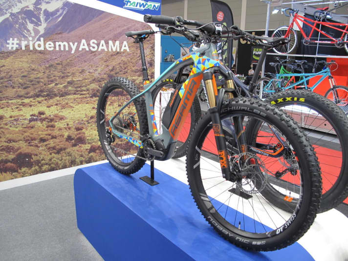 Asama is presenting a carbon hardtail with Shimano Steps motor and semi-integrated battery at Eurobike.