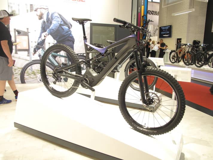 Even though Specialized is no longer exhibiting at Eurobike, you can still take a look at the latest American product: The carbon Levo at Brose. <a href="e_mtb/e_mtb_news_neuheiten/neuheiten-2018-specialized-turbo-levo-carbon-e-mountainbike/a36637.html" rel="noopener noreferrer">Find out all about the carbon fibre rocket here</a> .