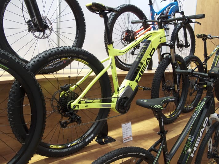   Das mit dem Continental-Motor ausgestattete Mardin steht auf griffigen Plus-Reifen und kommt mit SR Suntour-Gabel sowie Sram GX elffach Schaltung daher. Preis: 3600 Euro.