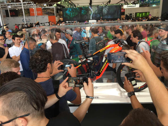 Haibike surprised everyone at Eurobike 2018 with a new drive system centred around the 120 Nm TQ motor. The innovations attracted many journalists and experts. Here in the picture: The Nduro 10.0