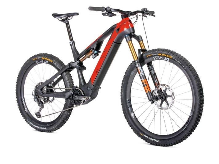   The top-of-the-range Rotwild RX 750 Ultra features carbon wheels, XTR equipment and Fox Factory suspension. Cost: 9999 euros.