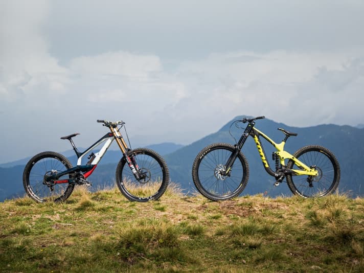   Test duel 2019: YT Tues (left) against Kona Operator (right)