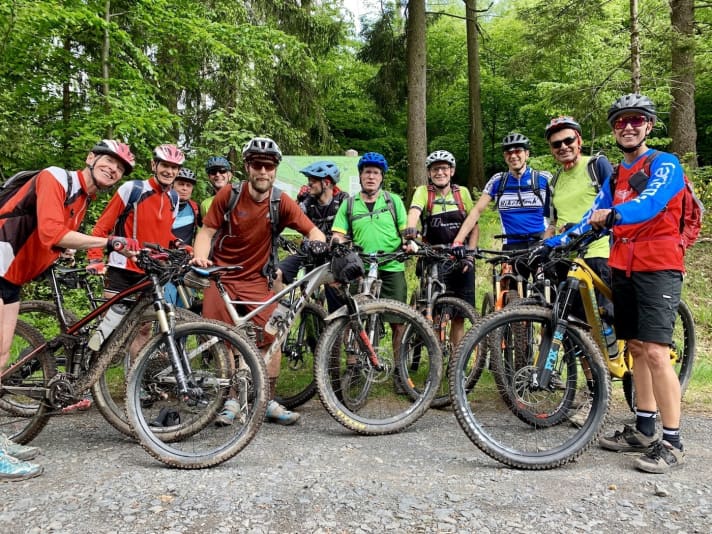 Meine treuesten Begleiter auf der elften #DeutschlandTrail-Etappe. Nur Volker fehlt, der hatte nach 100 Kilometern Kehrt gemacht. Auf den Flowtrails von Bad Orb stießen dann noch einige dazu.