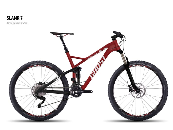   The SlAMR with 130 millimetres of suspension travel is the sportiest fully in the new AMR range with balanced geometry. Like all new Ghost bikes, the SlAMR can be easily recognised by its angular frame design.