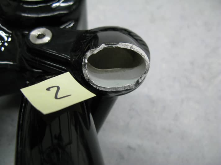   Canyon: Chain stay torn off