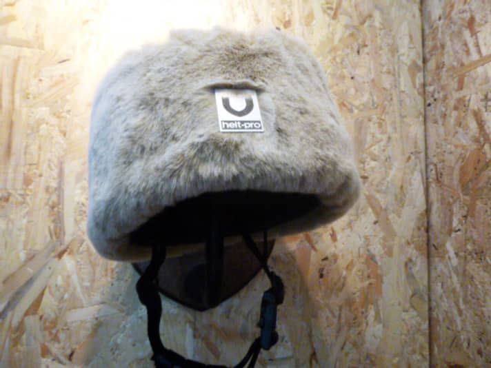   Eskimomütze für den Helm.