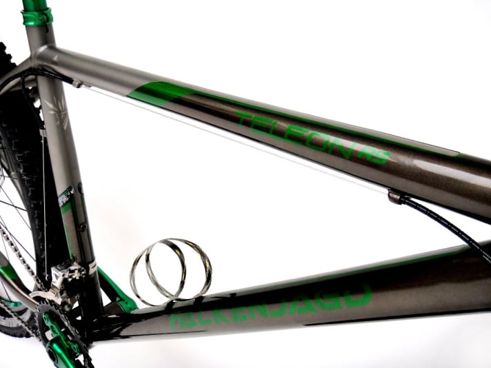   Matching colours: The team paintwork matches the Tune race equipment.