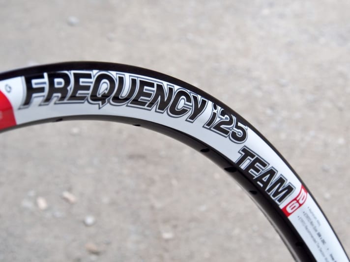   Breitere WTB Frequency-Felge mit 25 mm Maulweite.