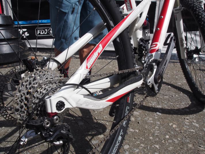   Used more and more often: Specially profiled seat stays generate defined flex. This means that a joint can be omitted.