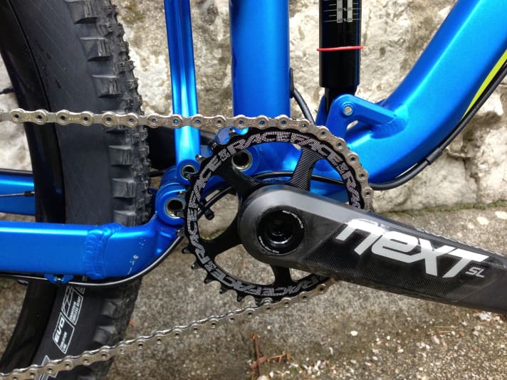  Single drivetrains are a great thing, as long as the gear ratio suits the topography or your own wattage. An ISCG mount can be retrofitted at Felt.