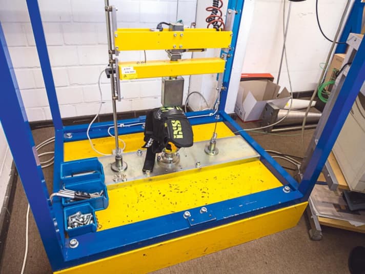  The protectors were tested on this laboratory test rig at TÜV Rheinland.
