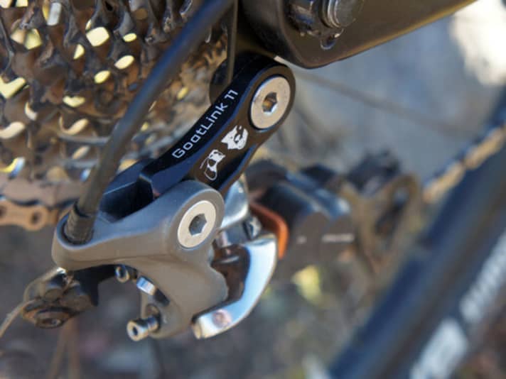   Shimano-Schaltwerke wandern mit dem Goatlink 11 von Wolf Tooth Components und Lindarets an die optimale Position, um auch mit erweiterten Elffach-Kassetten und Sram-Kassetten sauber zu schalten.