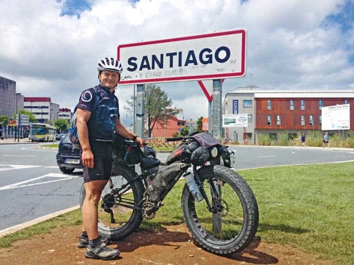   In the footsteps of Hape Kerkeling's classic book: on a mountain bike along the Way of St James.