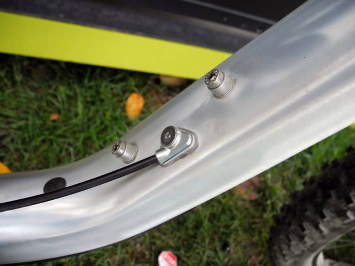   From the lower outlet, the train runs directly to the side-swing derailleur.