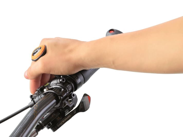   The brake lever can even be gripped from the bar ends. Not an ideal position for the trail, but sufficient for emergencies.