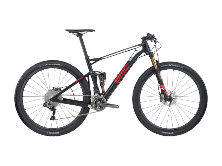   BMC Fourstroke 01 XTR Di2: € 11499 Compared to 2016, only minor visual updates have been made to the Fourstroke, but no technical changes. The BMC is also a real competition machine in 2017: 29er wheels, race geometry, APS suspension and high frame stiffness give the fully stability, safety and speed. The lightweight carbon frame makes the BMC Fourstroke a real racing machine. This bike is not lacking in the latest technology either: the electronic Shimano XTR Di2 with 2x11 drivetrain ensures seamless shifting and ideally graded gear ratios. Incidentally, the Fourstroke is one of the few bikes that is used in World Cup races - and successfully so!